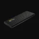 Batterie externe ultra legere Nitecore NB Air 5000 mAh en fibre de carbone, vue trois quarts